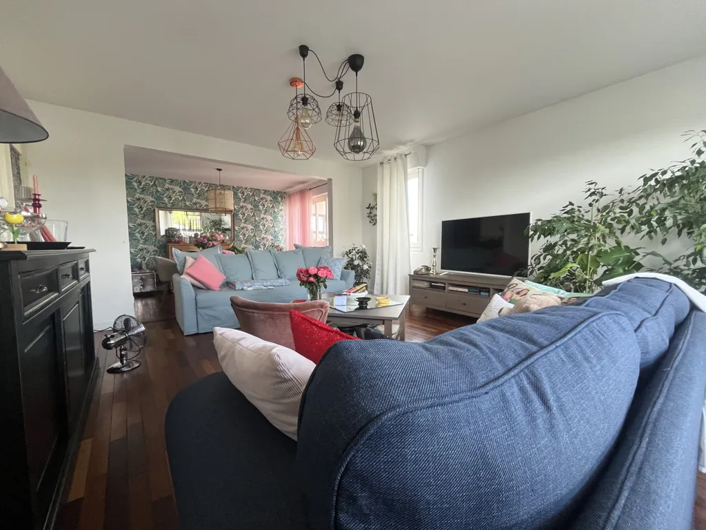 Elutuba - Bright T5 Apartment with Balcony in Metz