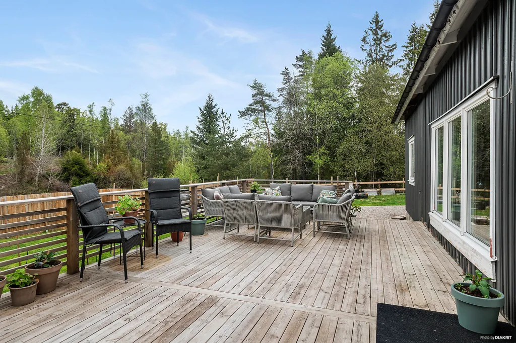 Terrass - Spacious Villa with Garden in Natural Setting