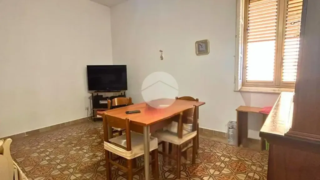 Söögituba - Bright Bilocale with Garden View in Palermo