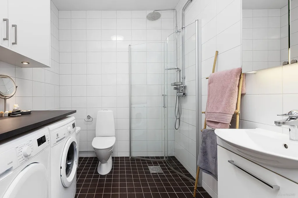 Salles de bain - Modern Flat with Balcony in Luleå