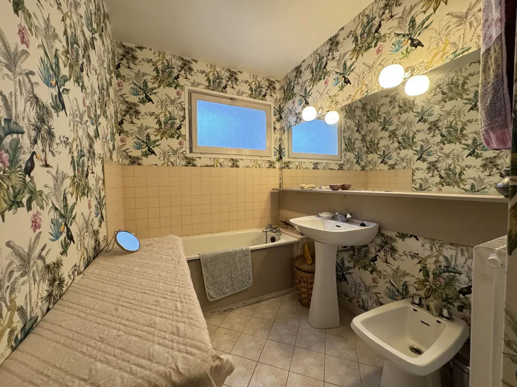 Vannitoad - Apartment with Balcony in Chambourcy