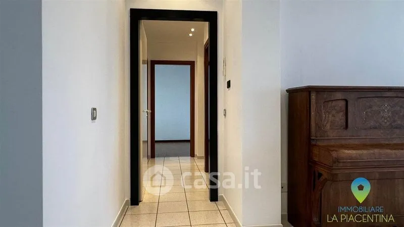 Esik - Spacious Student Flat near University in Piacenza