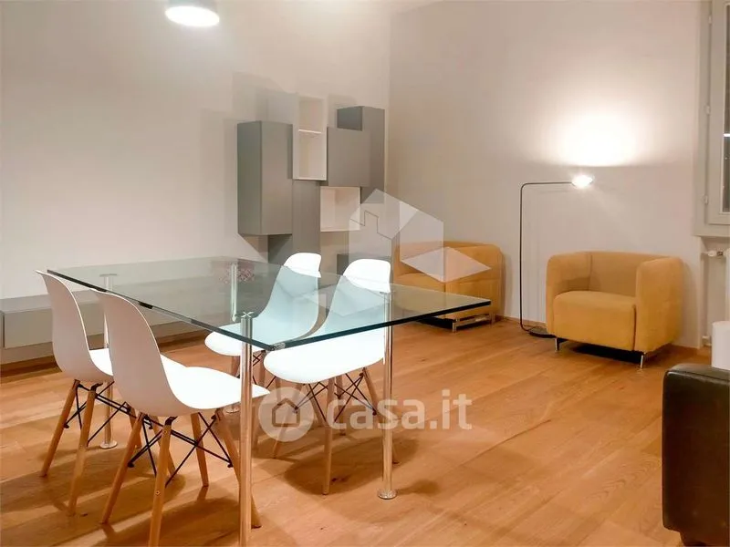 Salle à manger - Rustic Flat with Central Heating in Reggio Emilia Centre