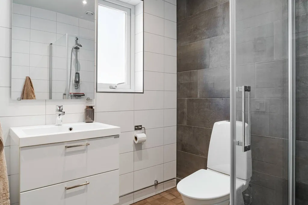 Vannitoad - Modern Terraced House with Garden in Eskilsminne