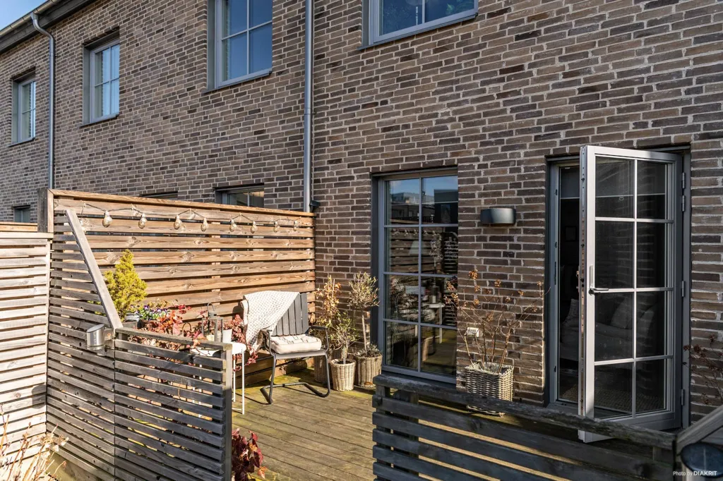 Terrasse - Modern Flat with Balcony in Gustavslund