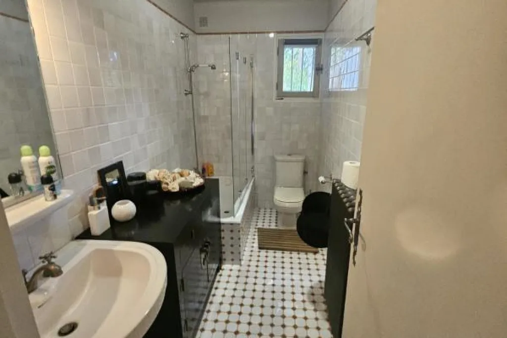 Salles de bain - Villa avec SPA et Potentiel d'Agrandissement au Tignet