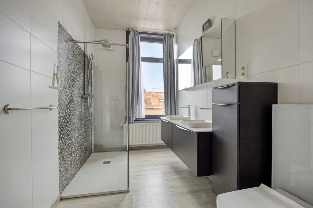 Bathrooms - Townhouse with Garden near Leuven Centre
