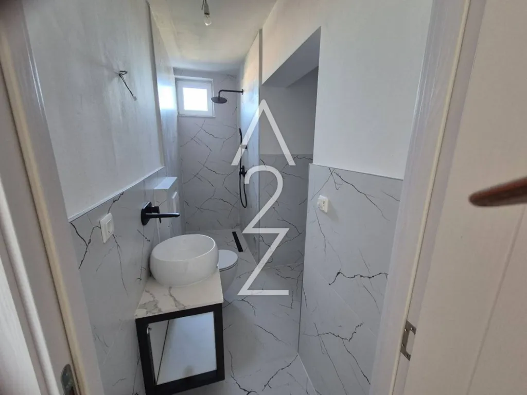 Vannitoad - Penthouse with Sea View in Pašman