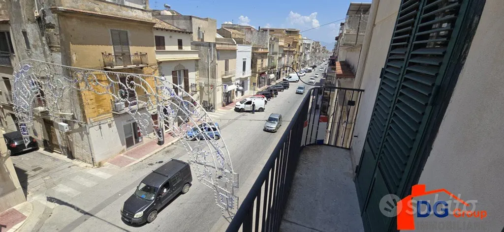 Esterno - Independent House with Balcony in Central Area