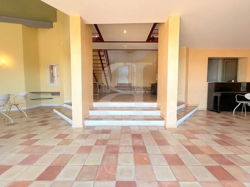 Elutuba - Architectural Villa with Panoramic View near Cavaillon