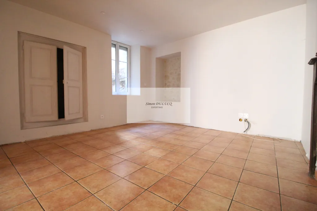 Toad - Six-Bedroom House in St-Affrique Centre