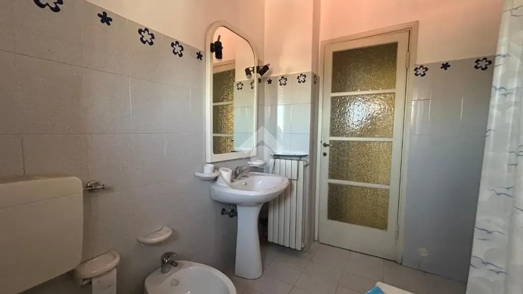 Vannitoad - 3-Room Apartment with Balcony in Brescia