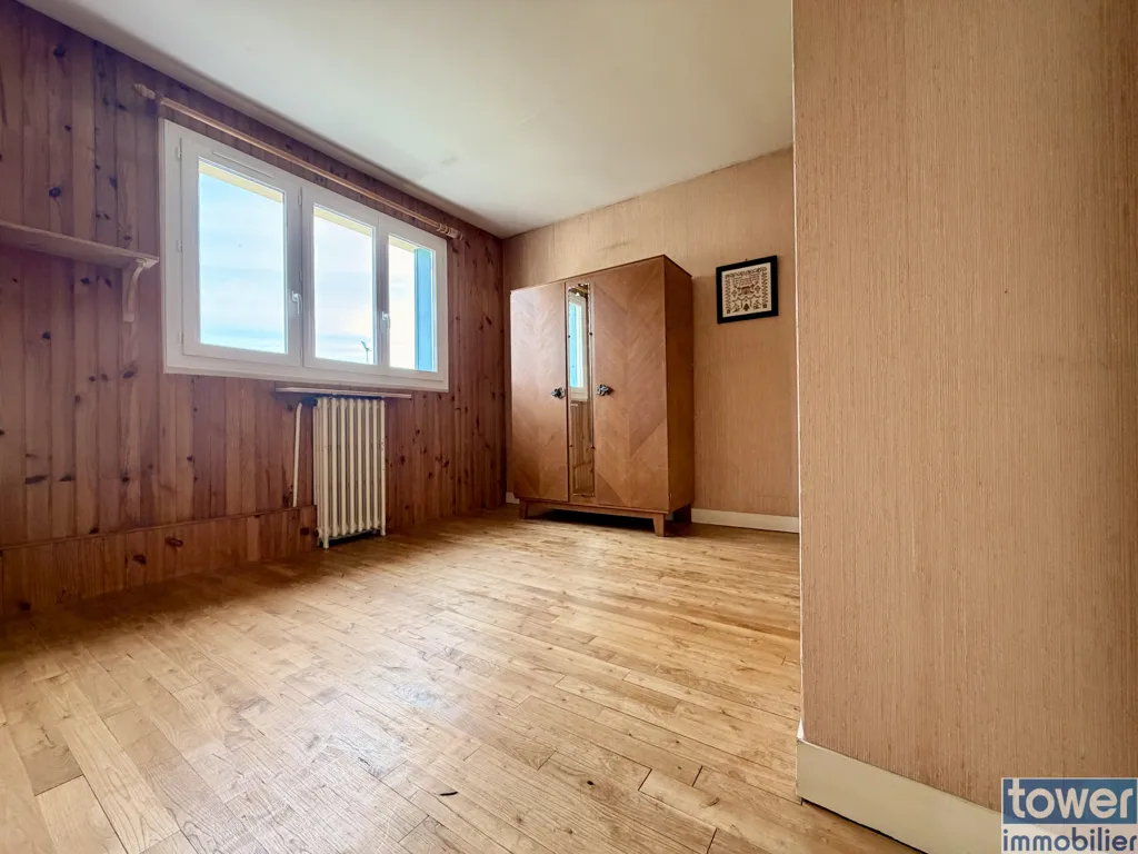 Pièces - Maison avec jardin et garage à Drancy