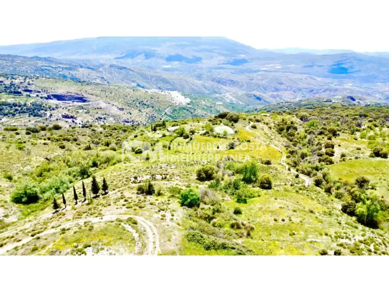 Aed - Rustic Finca with Water Source in Sierra de Júbar