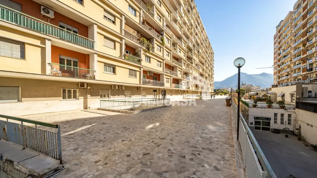 Balcon - Apartment with Balcony in Palermo