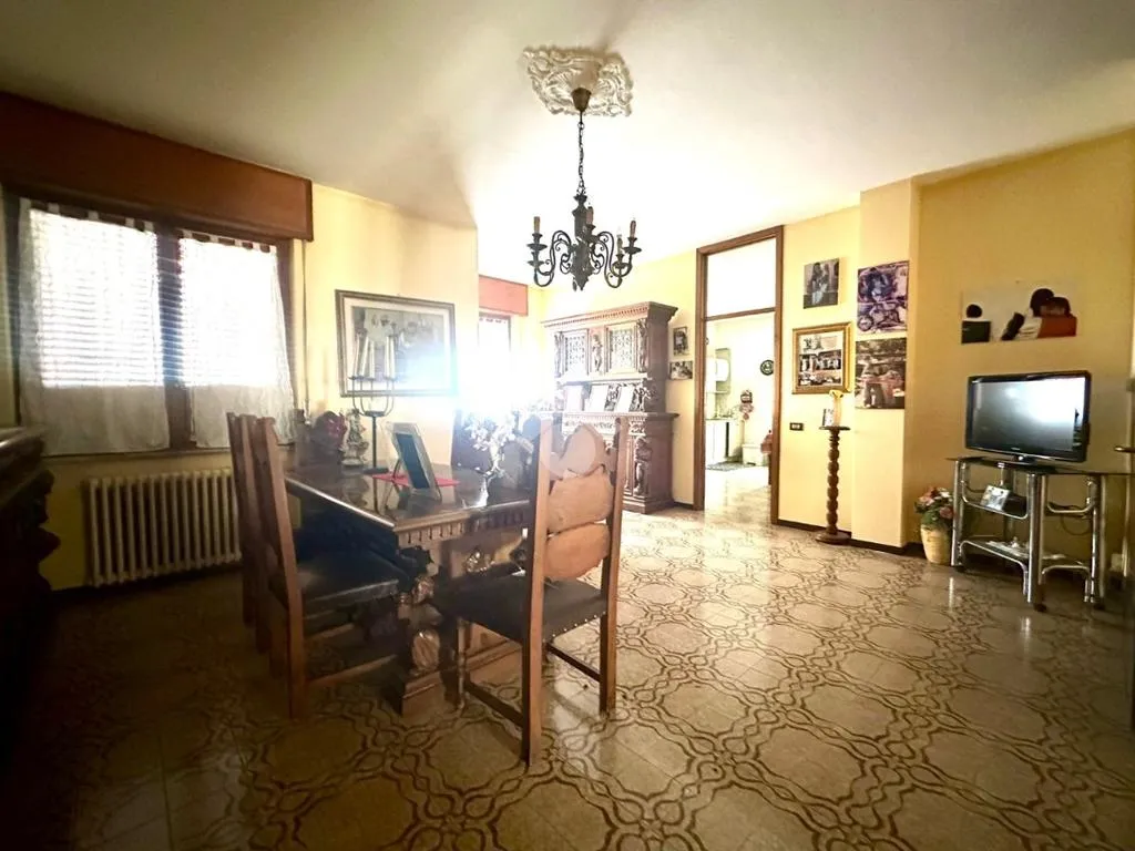 Söögituba - Ground Floor Apartment with Veranda in Ghisalba