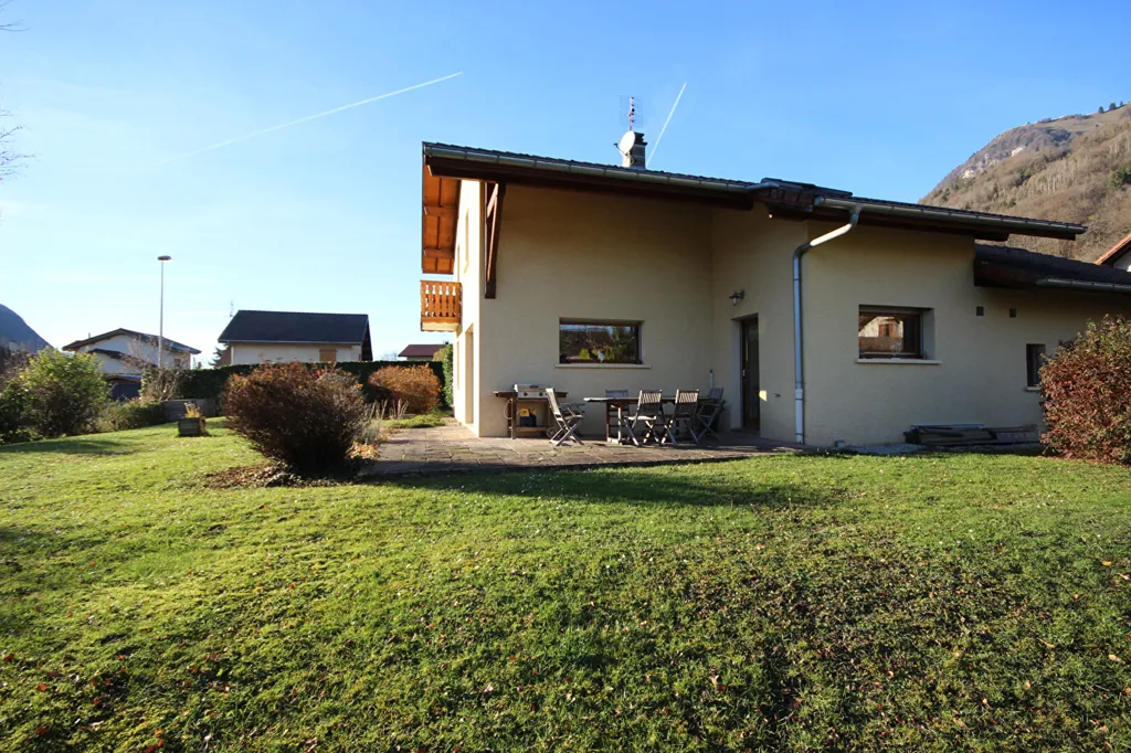 Aed - Modernised House with Mountain View in Marignier