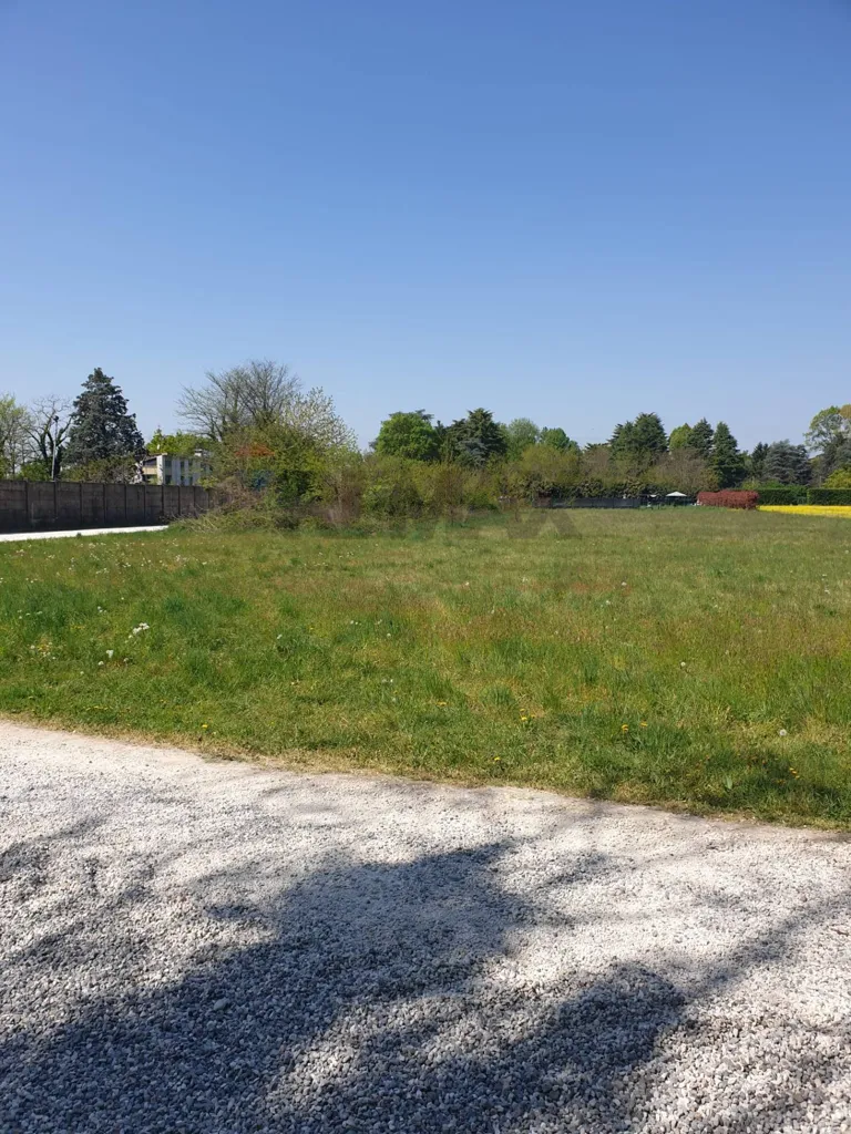 Aed - Agricultural Land with Solar Exposure in Castellanza