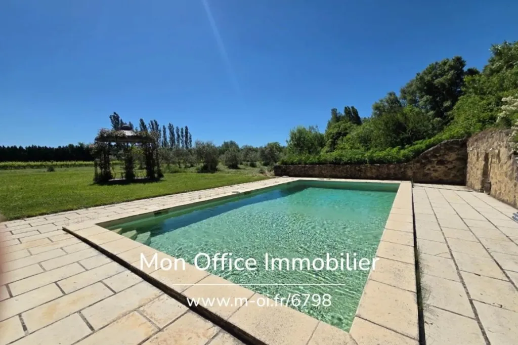 Bassein - Bastidon with Pool and Vineyard in Puyvert