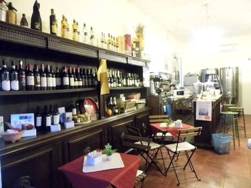 Rooms - Vineyard Estate with Olive Grove in Suvereto