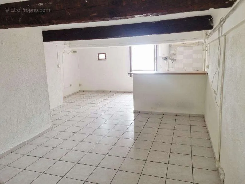 Toad - 2-Bedroom Flat with View in Draguignan Centre