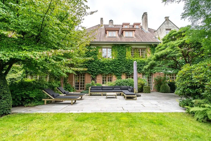 Jardin - Maison avec jardin paysager et piscine à Uccle