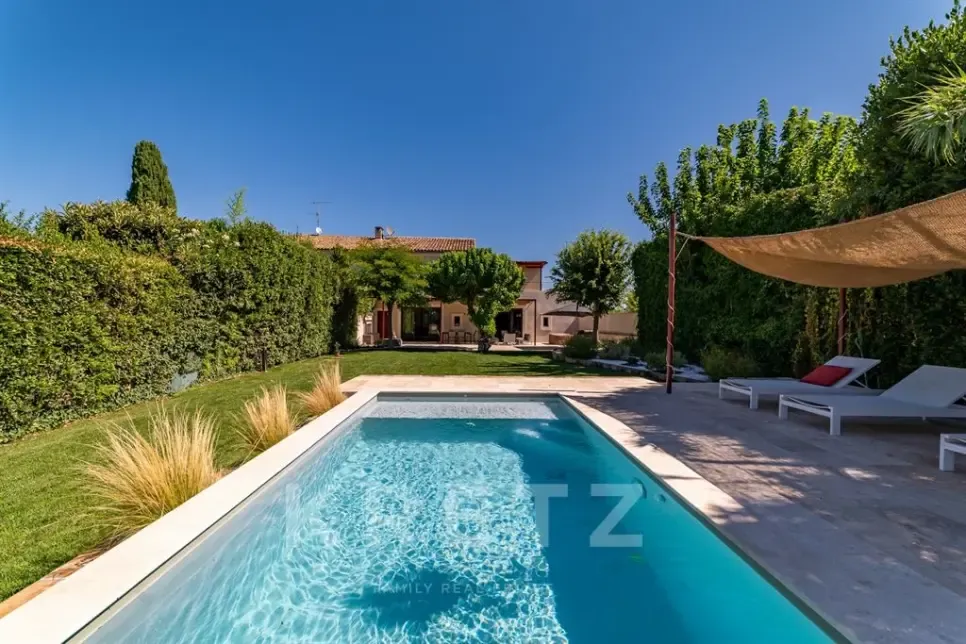 Piscina - Renovated Barn with Pool near Nîmes