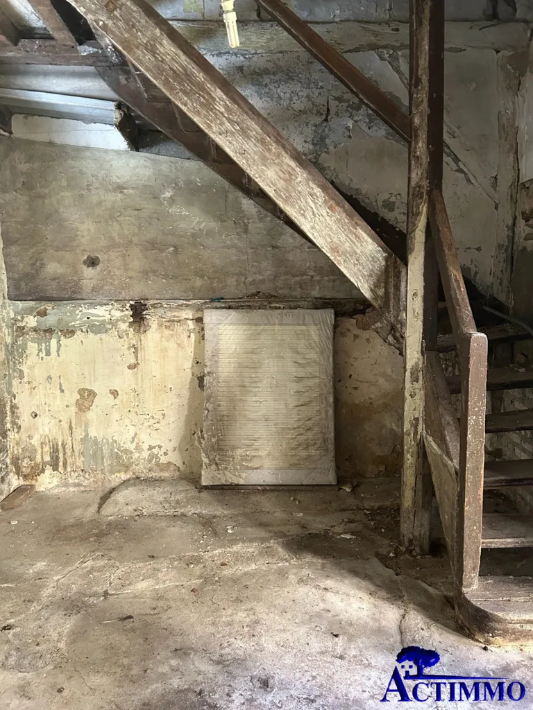 Stanze - Historic House for Renovation in Joigny