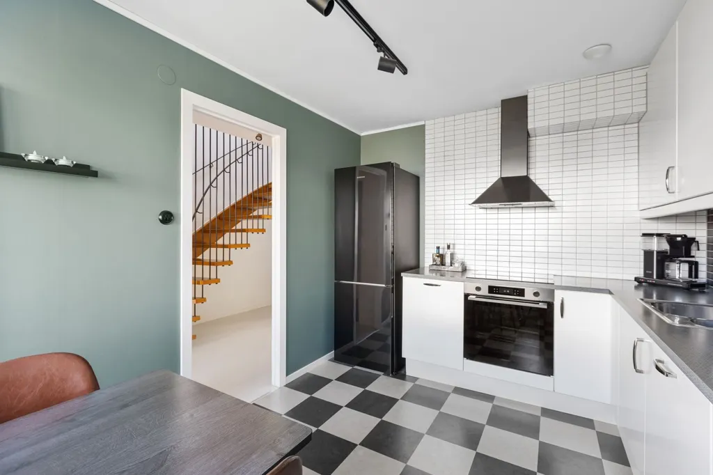 Cuisine - Terraced House with Glazed Balcony in Central Värnamo
