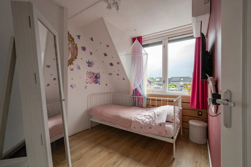 Magamistoad - Modernised Corner House with Garden in Leerdam