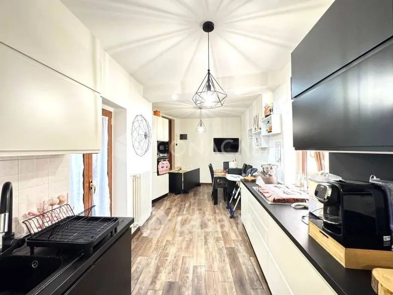 Cuisine - Modernised Trilocale with Balcony in Noicattaro