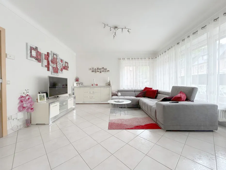 Séjour - Appartement 3 Chambres avec Balcon au Rollingergrund