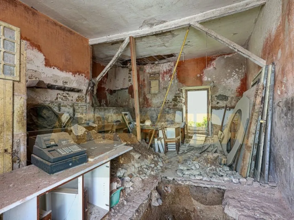 Pièces - Luxury Apartment Complex for Renovation in Sesimbra