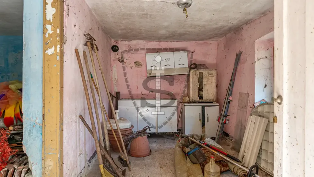 Lavanderia - Independent House for Renovation in Enego