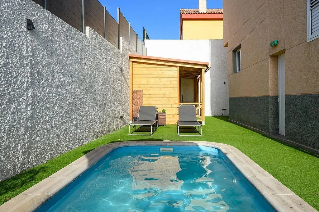 Bassein - Terraced House with Pool in Las Mesas
