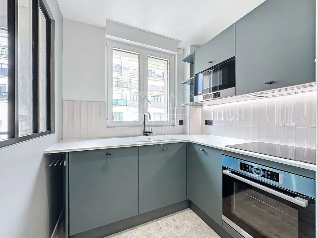 Cucina - Refurbished Parisian Flat with Balconies