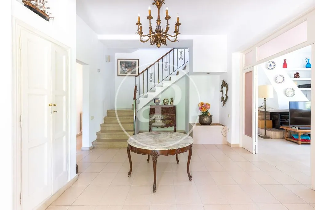 Esik - Luxury Villa with Pool in Matadepera