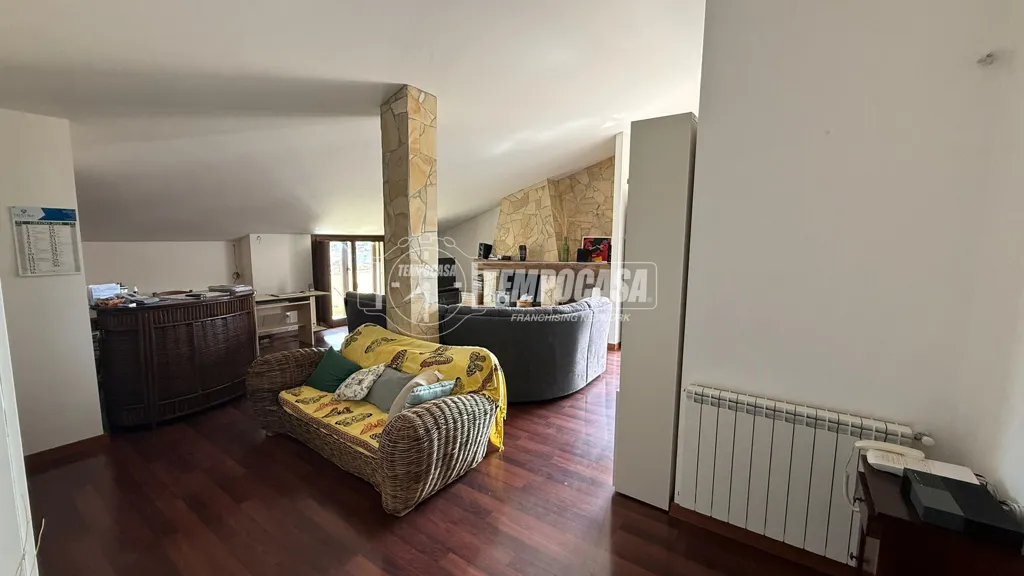 Elutuba - Spacious 2-Bedroom with Balcony in Oristano