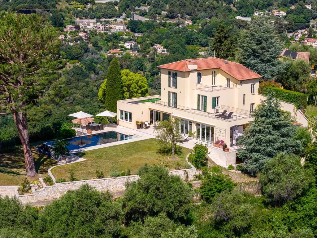 Õhuvaade - Villa with Sea View in Prestigious Menton
