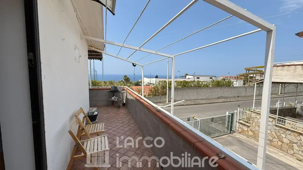 Rõdu - Terrace Apartment with Sea View in Scalea