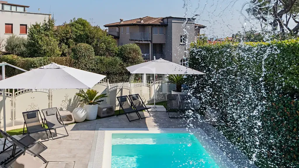 Piscine - Luxury Villa with Heated Pool near Desenzano