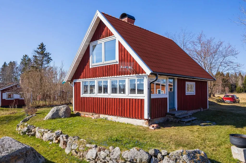 Exterior - Cottage with Private Beachfront near Gävle