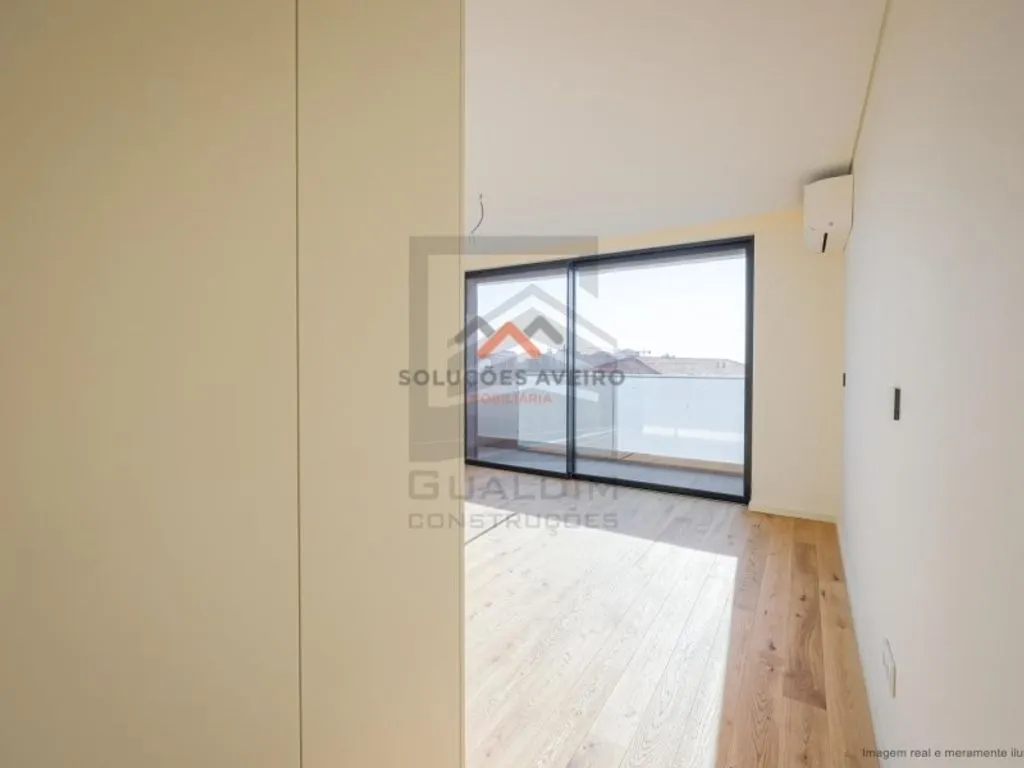 Toad - Luxury Flat with Terrace in Aveiro