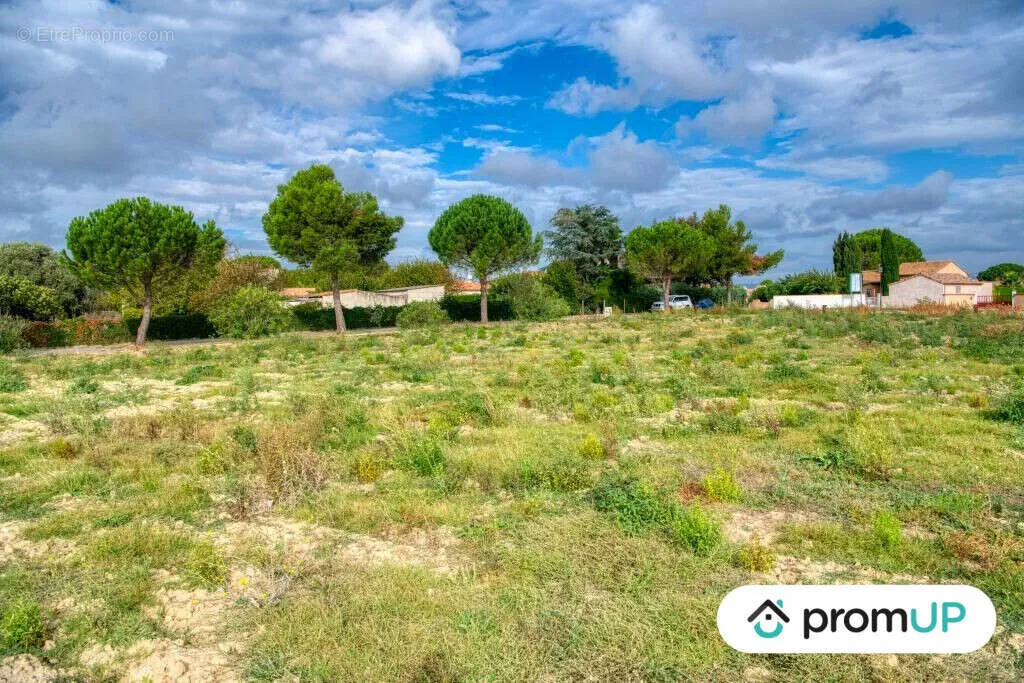Giardino - Buildable Plot with Permitted Construction in Villesequelande