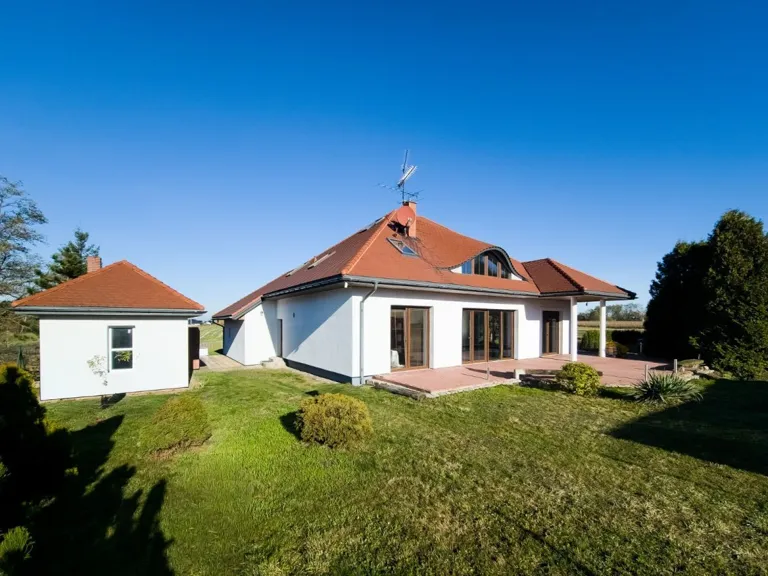 Spacious House with Garden near Łódź