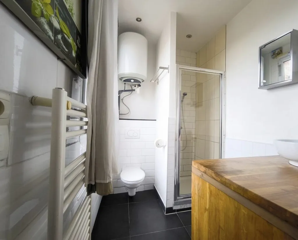 Salles de bain - Appartement Lumineux avec Jardin à Choisy-le-Roi