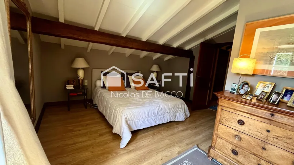 Magamistoad - Rustic Stone Farmhouse with Pool in Aiguillon