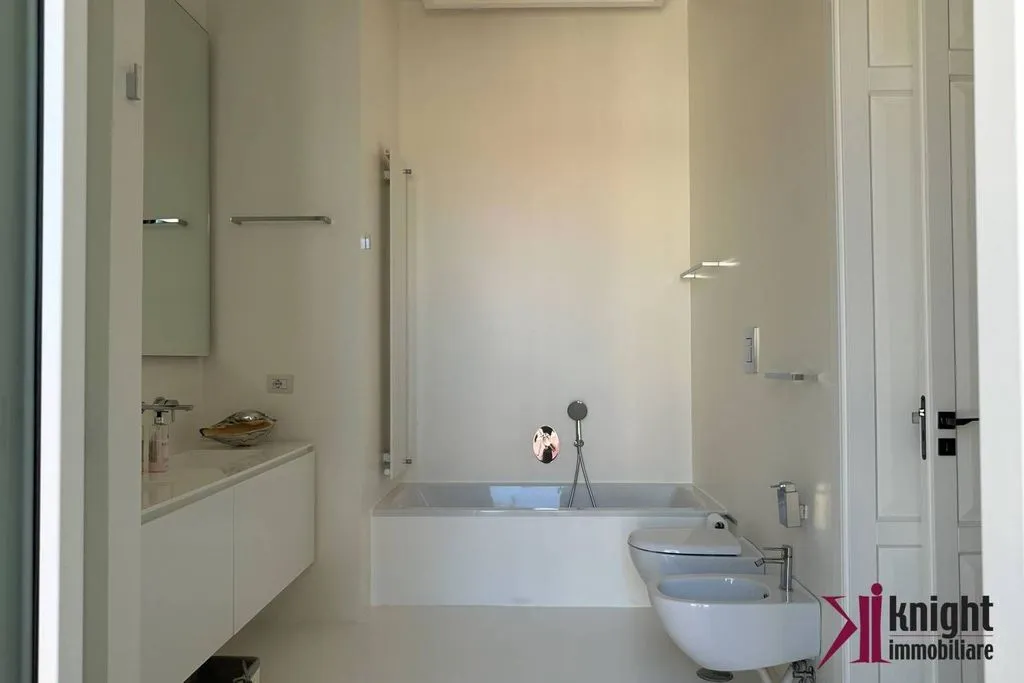 Salles de bain - Luxury Apartment with Panoramic View in Pozzuoli