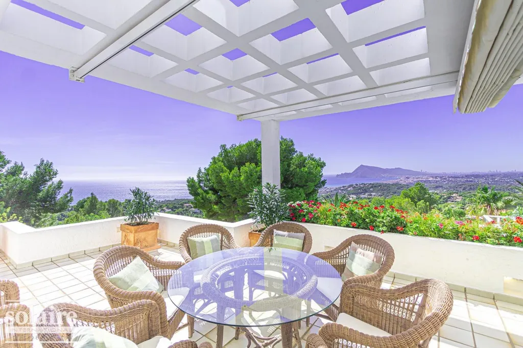 Terrace - Renovated Villa with Sea View in Altea