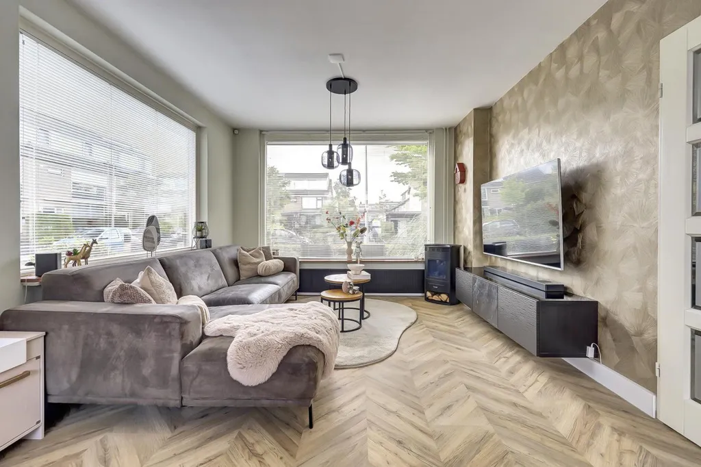 Elutuba - Fully Renovated Corner House with Garden in De Lier